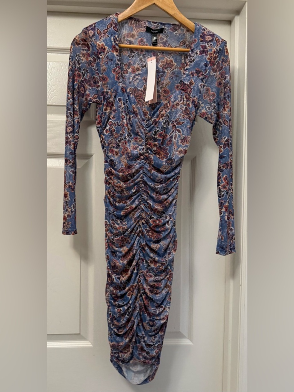 Aqua Women’s Stretch Form Floral Ruched Long Sleeve Dress in Blue Medium NWT